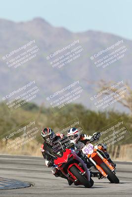 media/Dec-01-2025-Moto Forza (Mon) [[2daa91e15f]]/2-Intermediate Group/Session 3 (Turn 3)/